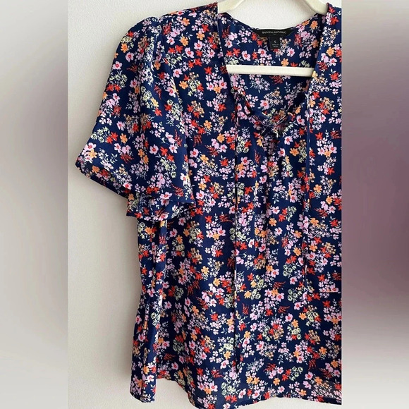 Banana Republic Bold Floral Print Flowy Peplum V-Neck Blouse, Navy/Multi, Small - Picture 13 of 16